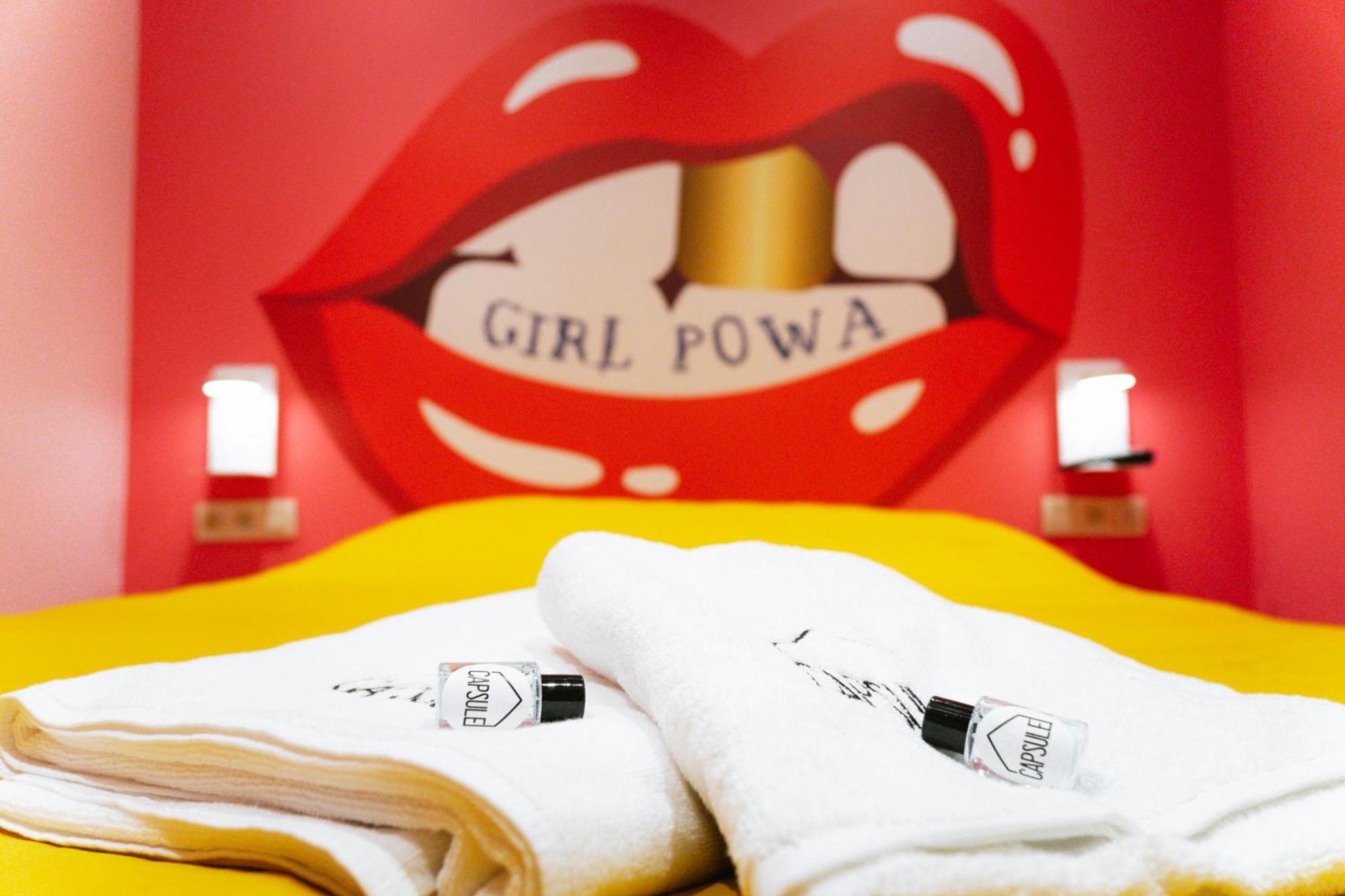 Capsule Girl Power Spa - Balneo - Sauna - Karaoke - Billard - 2 Chambres شارلروا المظهر الخارجي الصورة