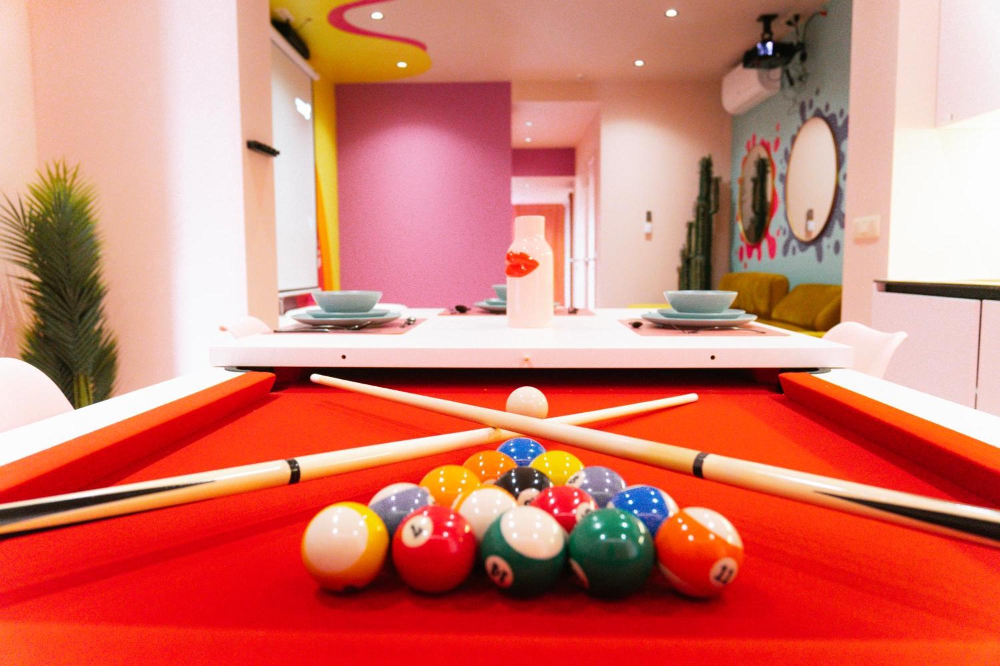 Capsule Girl Power Spa - Balneo - Sauna - Karaoke - Billard - 2 Chambres شارلروا المظهر الخارجي الصورة