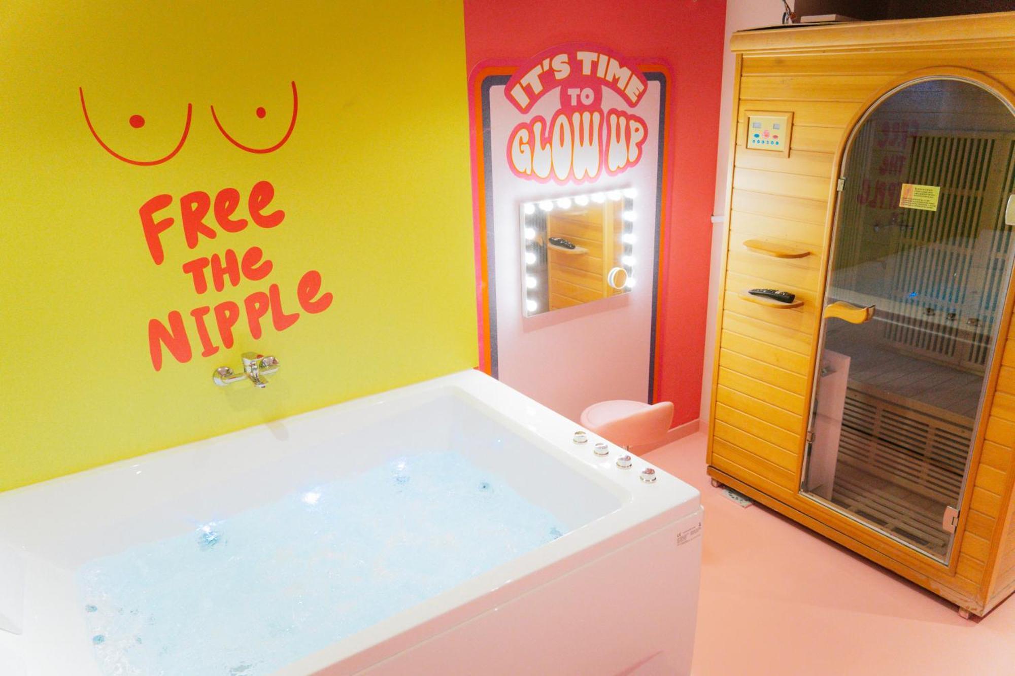 Capsule Girl Power Spa - Balneo - Sauna - Karaoke - Billard - 2 Chambres شارلروا المظهر الخارجي الصورة